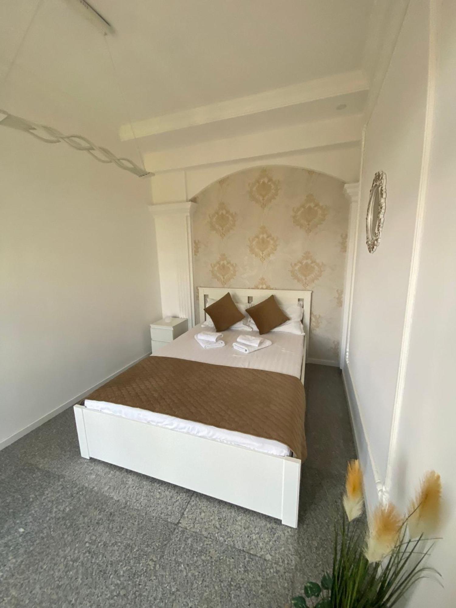 Ami Residence Bucharest Airport&Therme&Parking 奥托佩尼 外观 照片